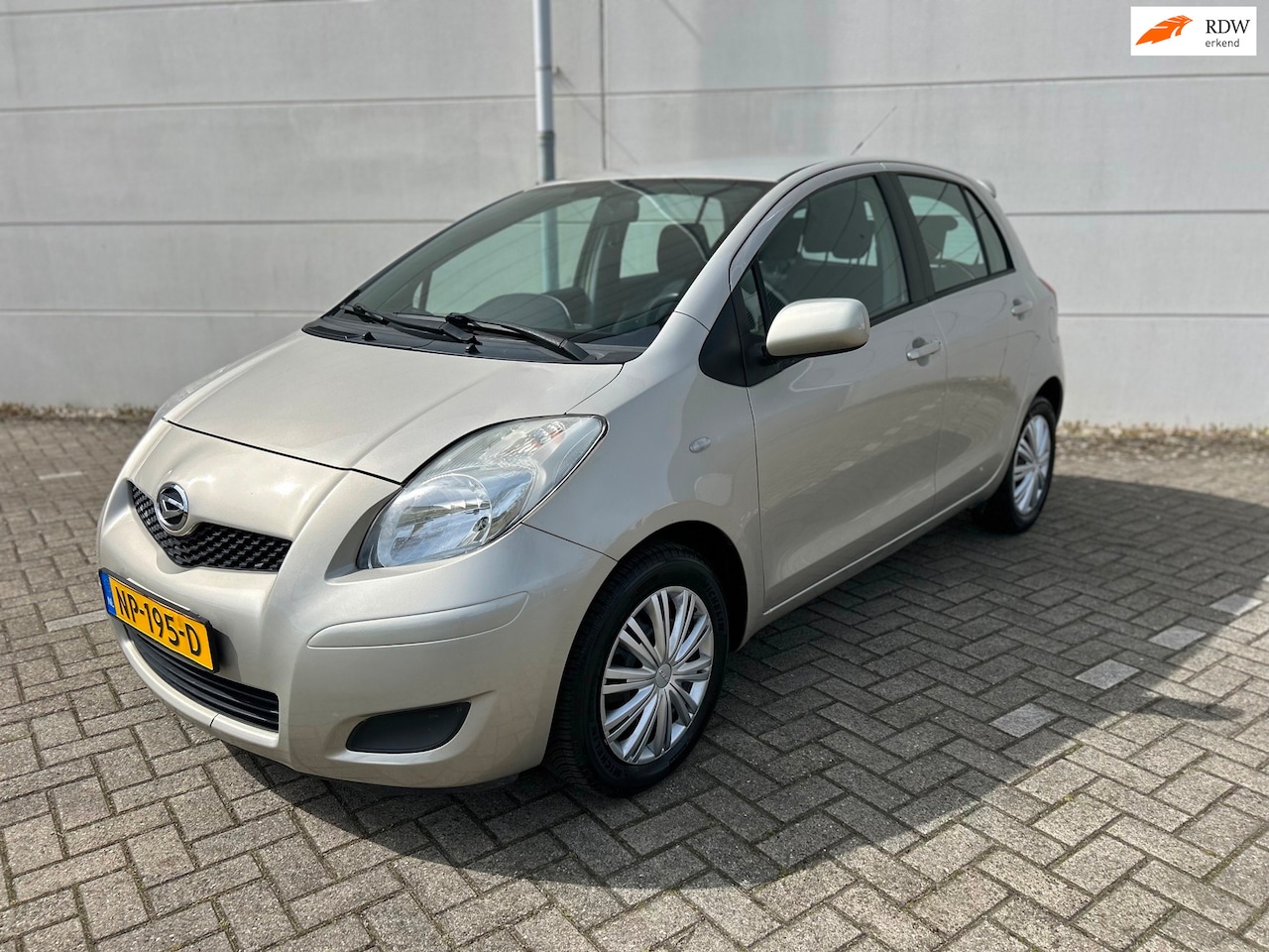 Daihatsu Charade - 1.3 Club Airco Trekhaak 5- Deurs Apk 02-2027 ( Toyota Yaris ) - AutoWereld.nl