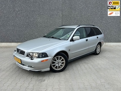 Volvo V40 - 1.8 Europa Prestige | NW DISTRIBUTIE | TREKHAAK | BLUETOOTH | AUX | CRUISE CONTROL | STOEL