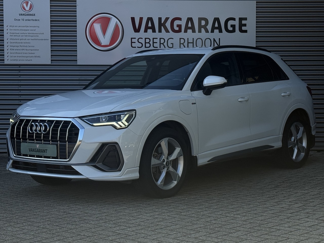 Audi Q3 - 45 TFSI e 2x S-LINE PHEV NAVI/CAMERA,LED - AutoWereld.nl