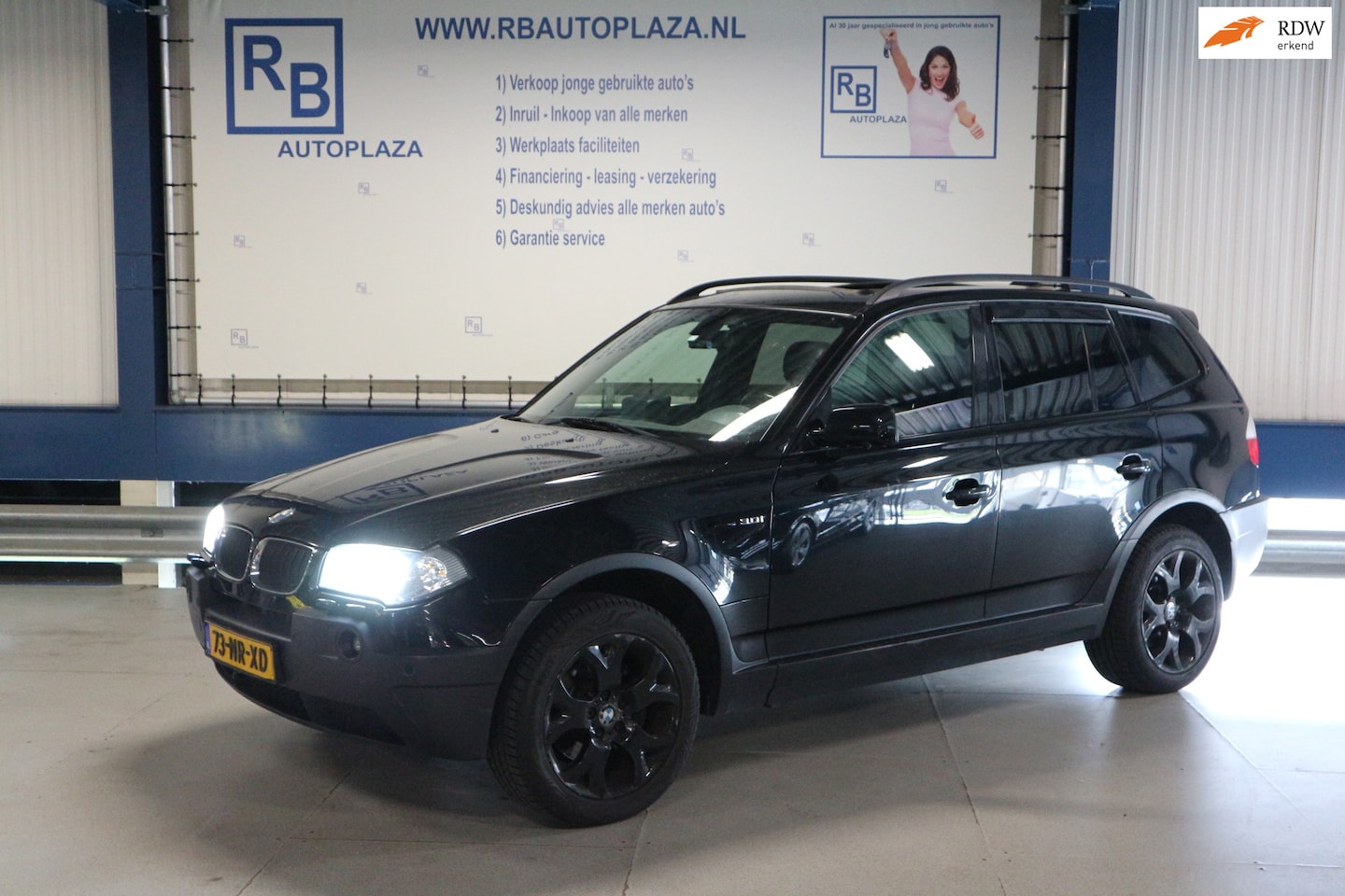 BMW X3 - 3.0i Executive Aut / Pano / Black pack / Lees teksten ! - AutoWereld.nl