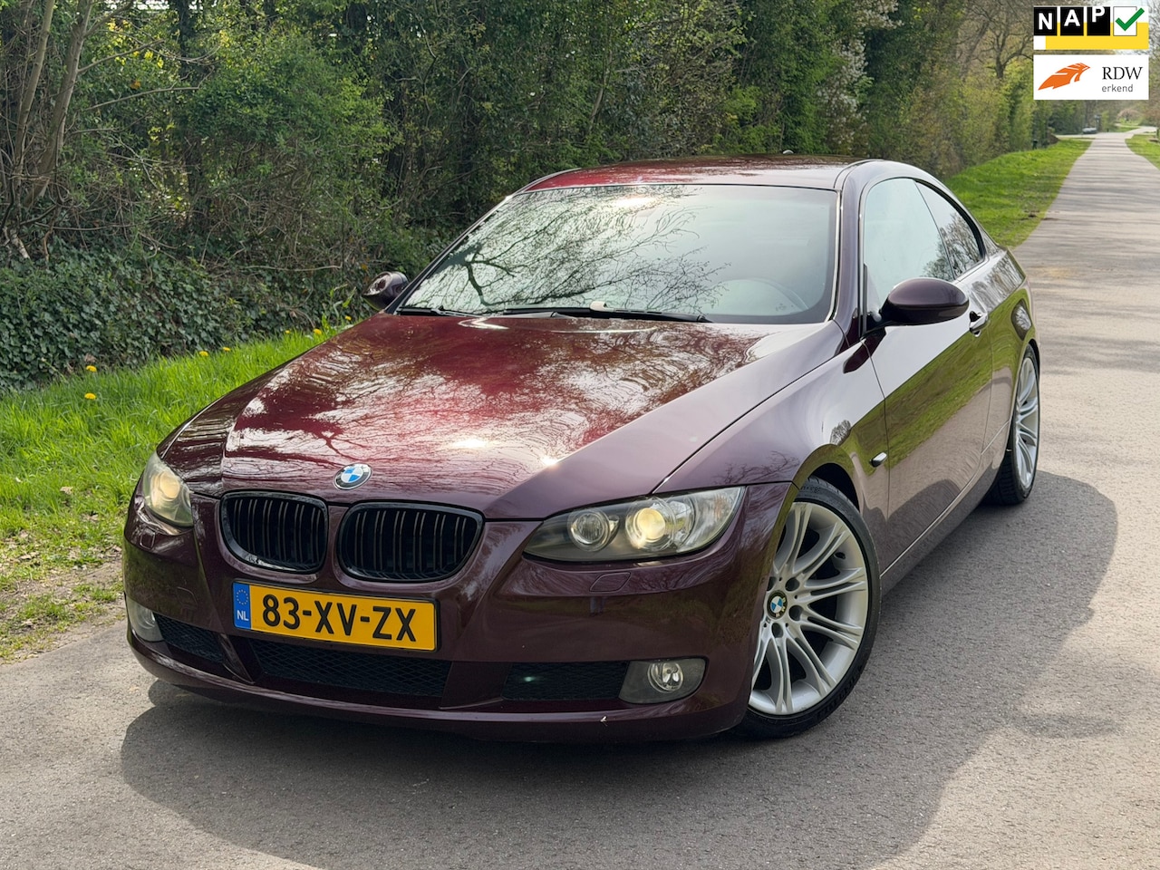 BMW 3-serie Coupé - 325i High Executive | 6 Cilinder + Half/Leder + Navi Nu € 6.975,-!!! - AutoWereld.nl