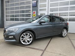 Skoda Scala - 1.0 TSI Sport Business / Pano Dak / Navi / 18" Velgen
