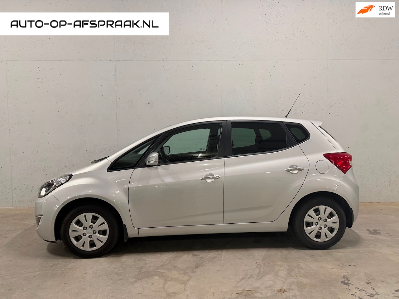 Hyundai ix20 - 1.6i i-Motion Automaat Navi Airco Cruise Control PDC APK NAP - AutoWereld.nl