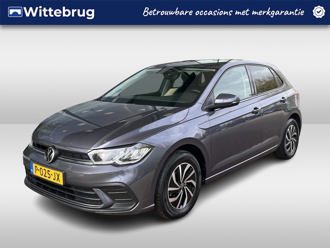 Volkswagen Polo - 1.0 TSI 95pk Life / Navigatie / Airco / Parkeersensoren V+A / Getint Glas / 15'' LMV - AutoWereld.nl