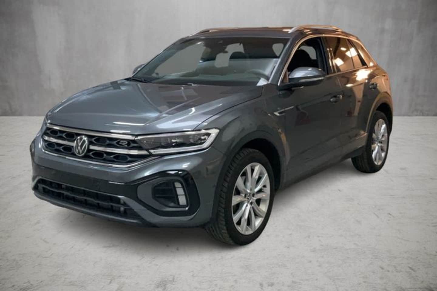 Volkswagen T-Roc - 1.5 TSI R-Line Edition automaat,elektrische achterklep,achteruitrijcamera,led,keyless,appl - AutoWereld.nl