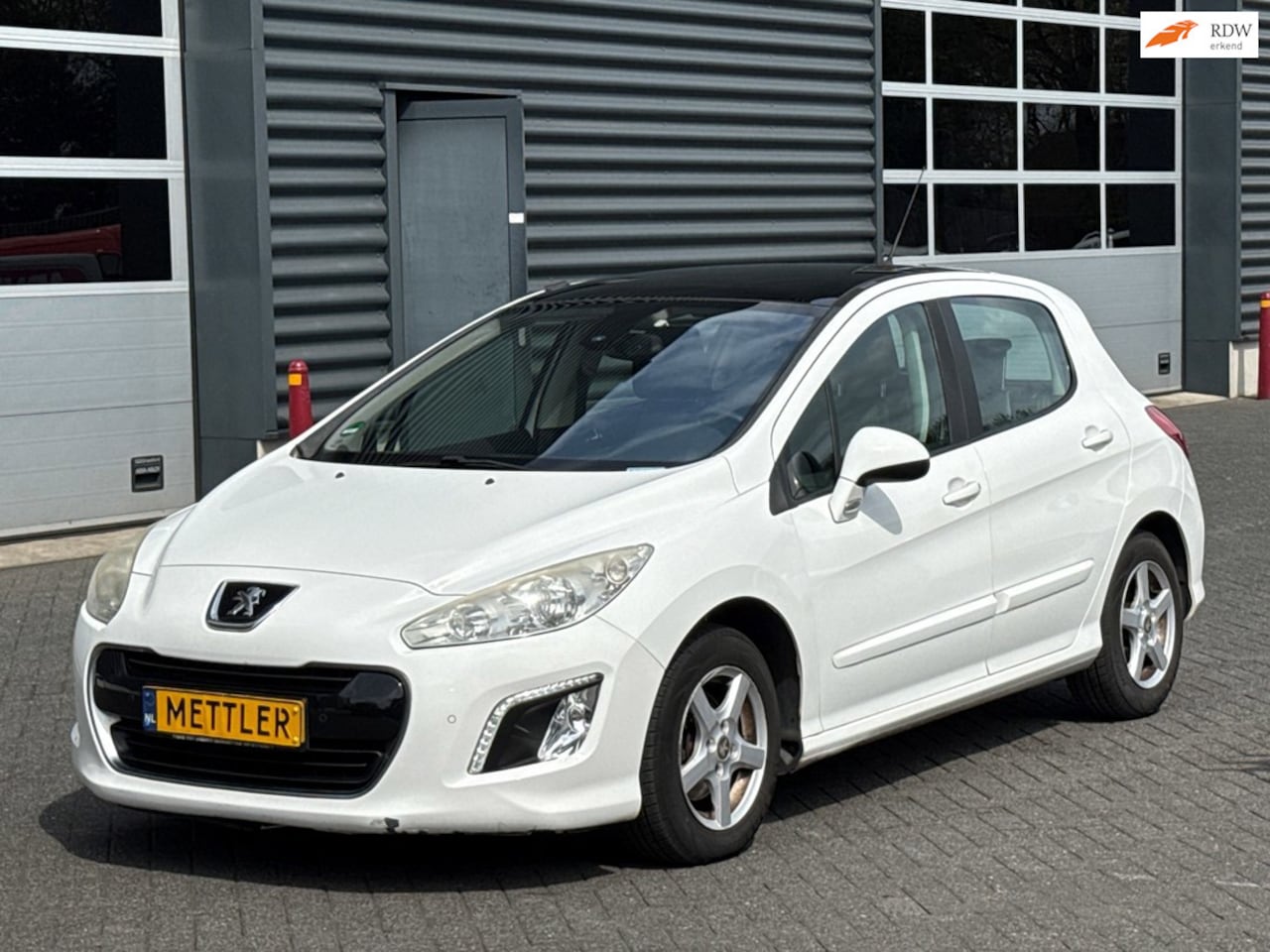 Peugeot 308 - 1.6 VTi Active 1.6 VTi Active, clima, cruise control, automaat - AutoWereld.nl