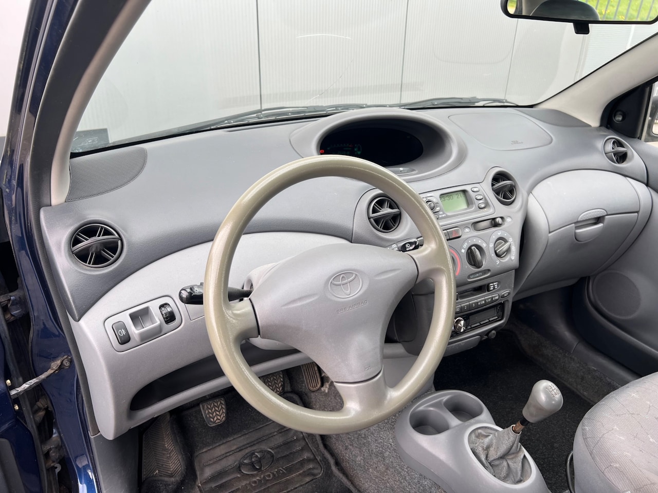 Toyota Yaris - 1.0-16V VVT-i Terra 1.0-16V VVT-i Terra - AutoWereld.nl