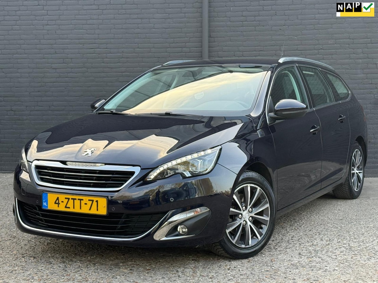 Peugeot 308 SW - 1.2 e-THP Allure NAVI | PDC | STOELVER | AUTOMAAT | NWE SOM - AutoWereld.nl
