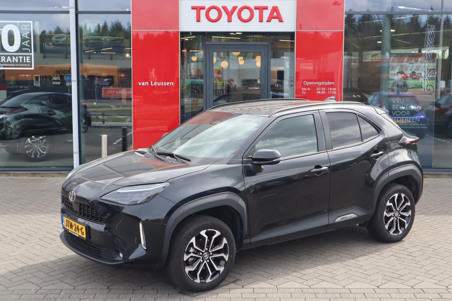 Toyota Yaris Cross - HYBRID 115 DYNAMIC STOEL/STUUR/VOORRUITVERW. ANDROID/APPLE KEYLESS CAMERA NAVI 17"LM-VELGE - AutoWereld.nl