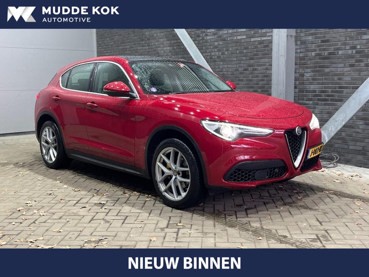 Alfa Romeo Stelvio - 2.0 T AWD B-Tech | Trekhaak | Panoramadak | Vol Leder | Camera - AutoWereld.nl