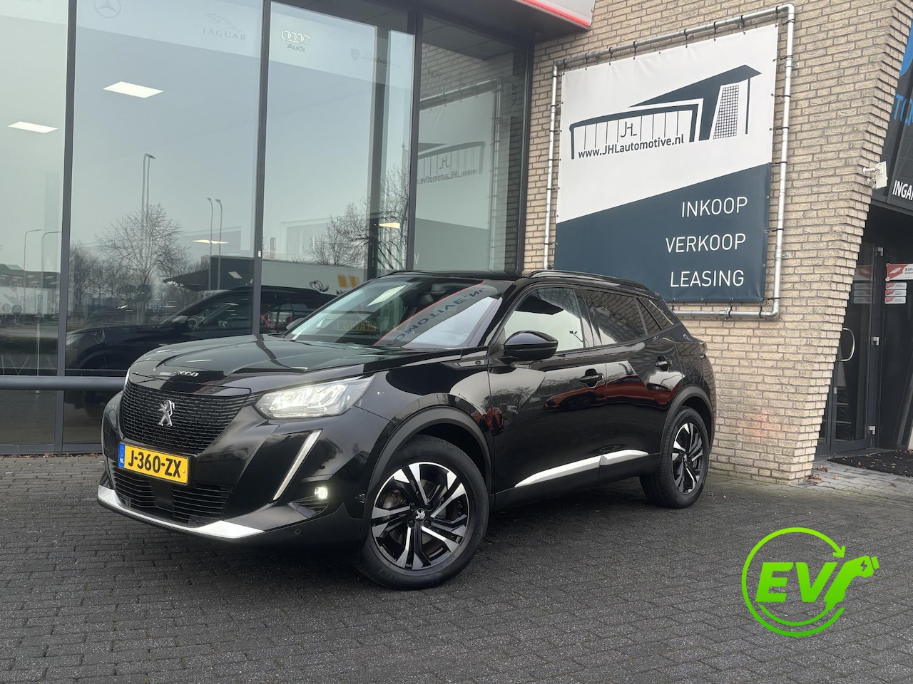 Peugeot e-2008 - EV 50 kWh*3FASE*3D-COCKPIT*CARPLAY*NAVI*ECC*CAMERA - AutoWereld.nl
