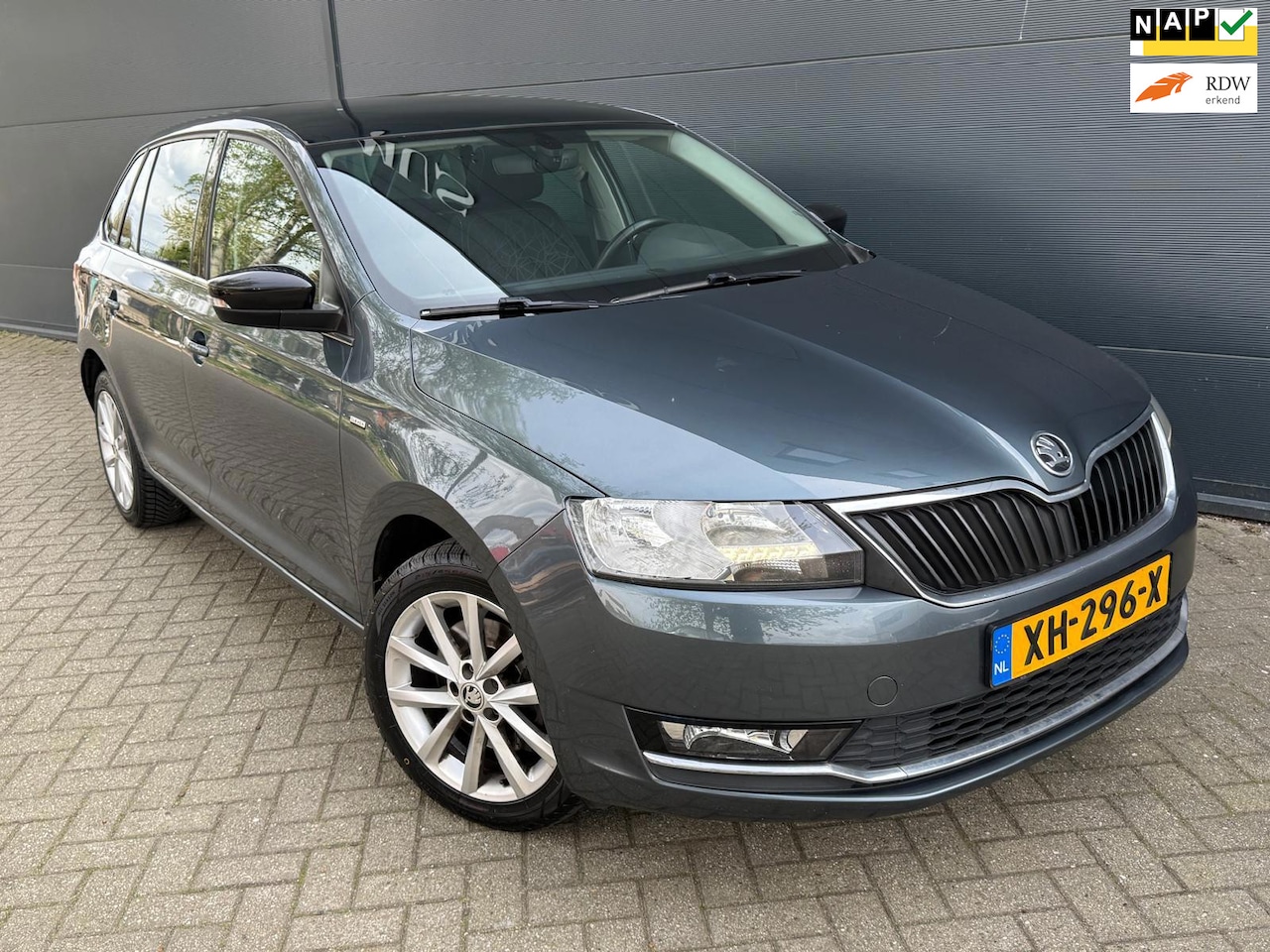 Skoda Rapid Spaceback - 1.0 TSI Clever/ Automaat/Navi/carplay/panorama/Airco/cruise - AutoWereld.nl