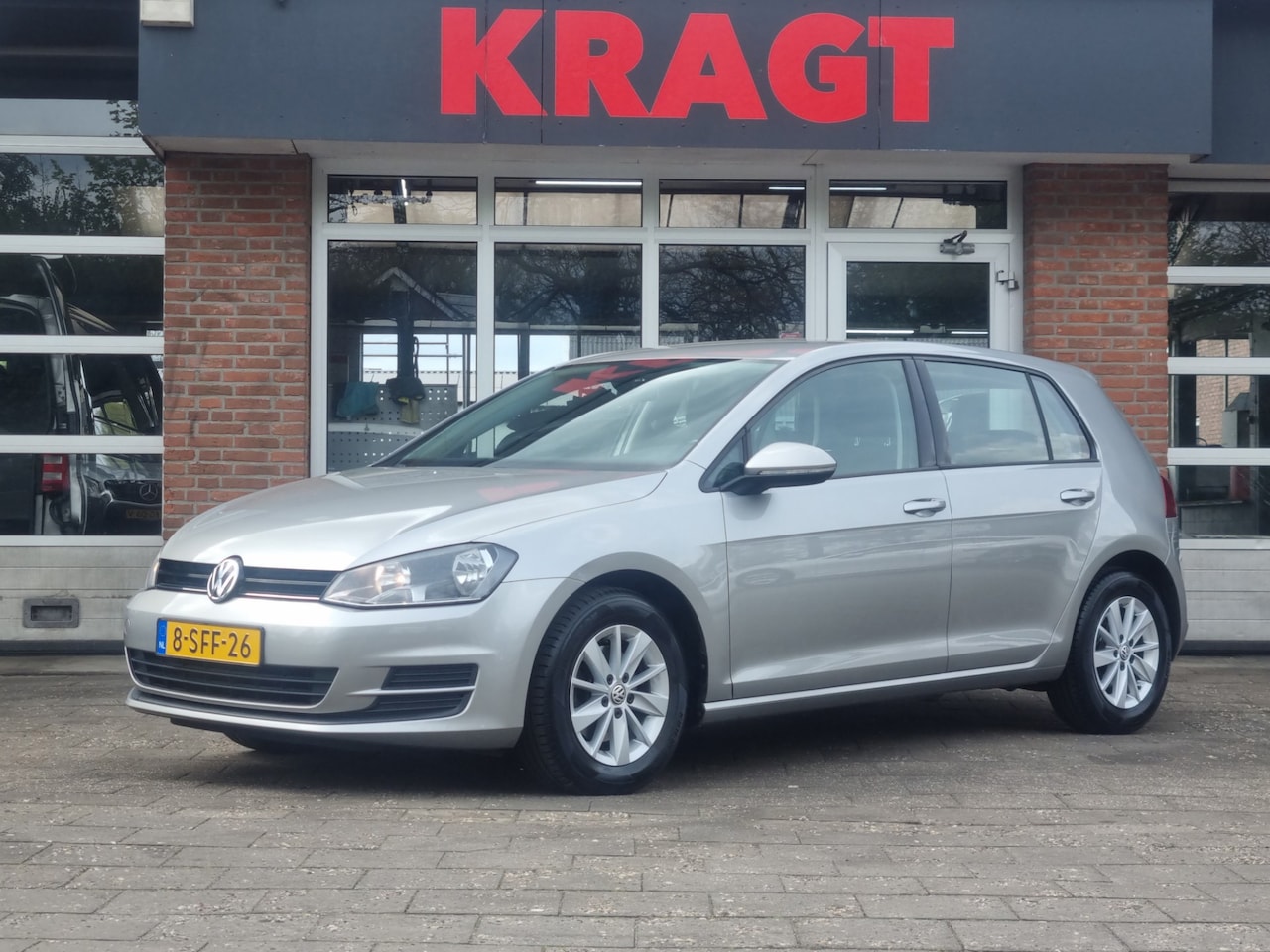 Volkswagen Golf - Comfortline 1.2 TSI 105 pk - Navi - climate - cruise - zeer netjes! - AutoWereld.nl