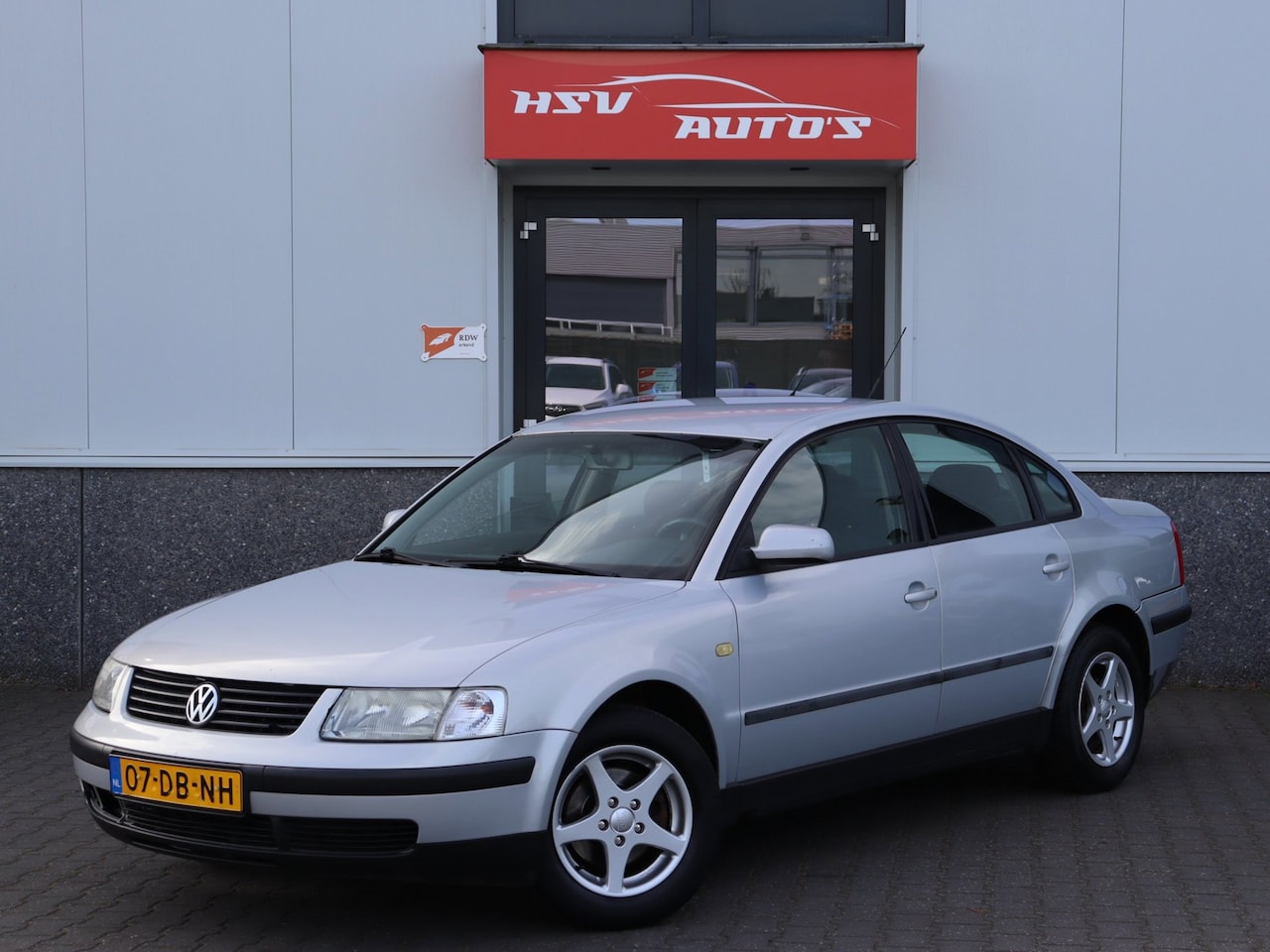 Volkswagen Passat - 1.8-5V airco LM 4-deurs - AutoWereld.nl
