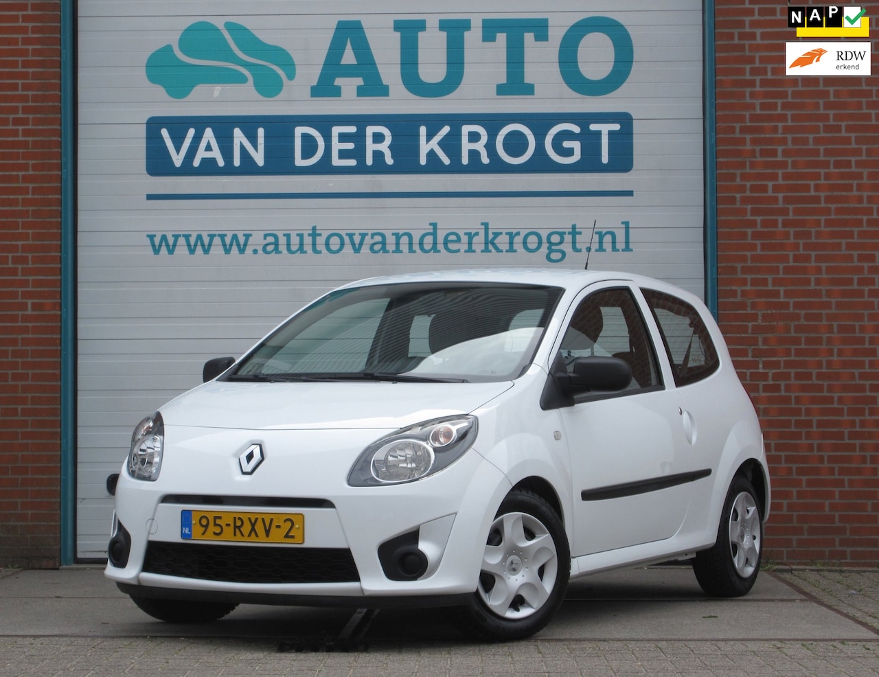 Renault Twingo - 1.2-16V Authentique 1.2-16V Authentique, Trekhaak, Nw Distr. APK 1-2027 - AutoWereld.nl