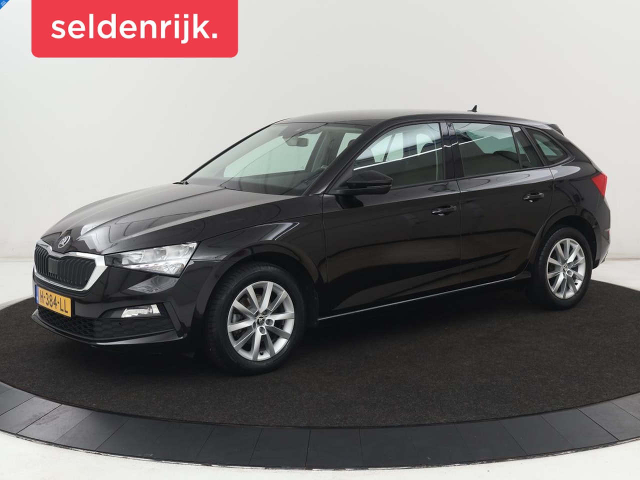 Skoda Scala - 1.0 TSI Style | Automaat | Trekhaak | Carplay | Climate control | Parkeerhulp | Cruise con - AutoWereld.nl