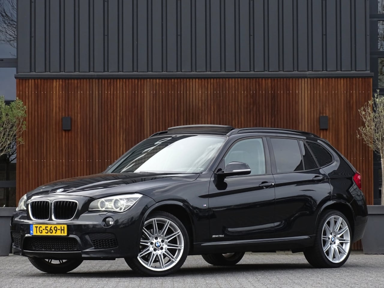 BMW X1 - 18d sDrive 143PK / M-Sport / Automaat / pano / LED - AutoWereld.nl