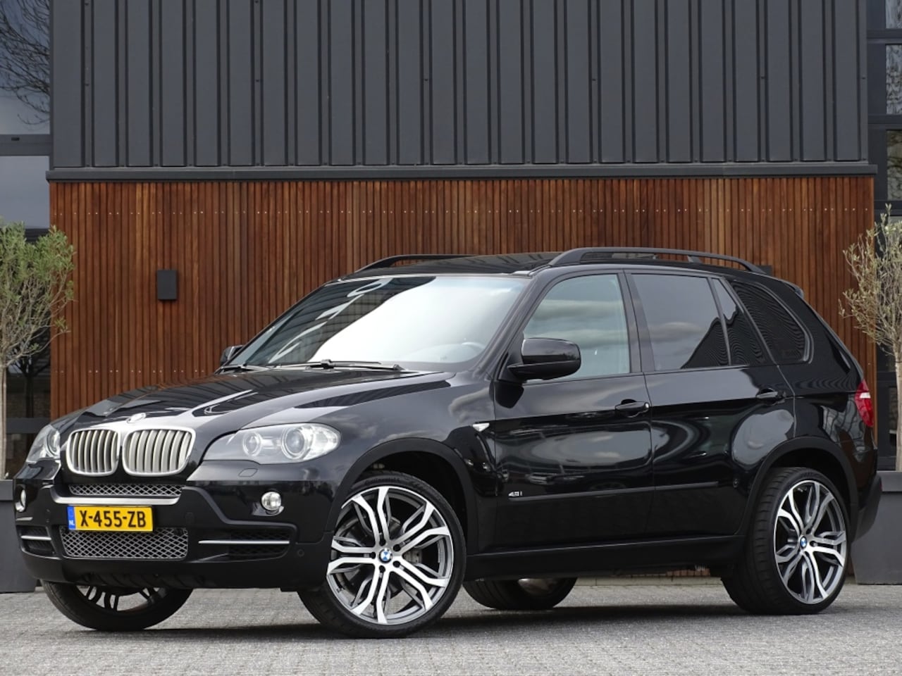 BMW X5 - 4.8is V8 355PK / High Exc. / M-pakket / LED - AutoWereld.nl