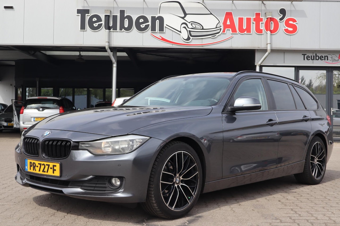 BMW 3-serie Touring - 318d | MASSAVLIEGWIEL HOORBAAR | Trekhaak afneembaar | Navigatie | Bluetooth | Elek koffer - AutoWereld.nl