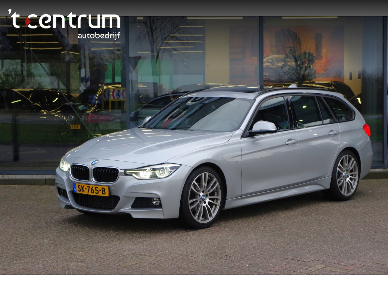 BMW 3-serie Touring - 318i Automaat High Executive M-Sport, Panoramadak, LED, Leder, Keyless - AutoWereld.nl