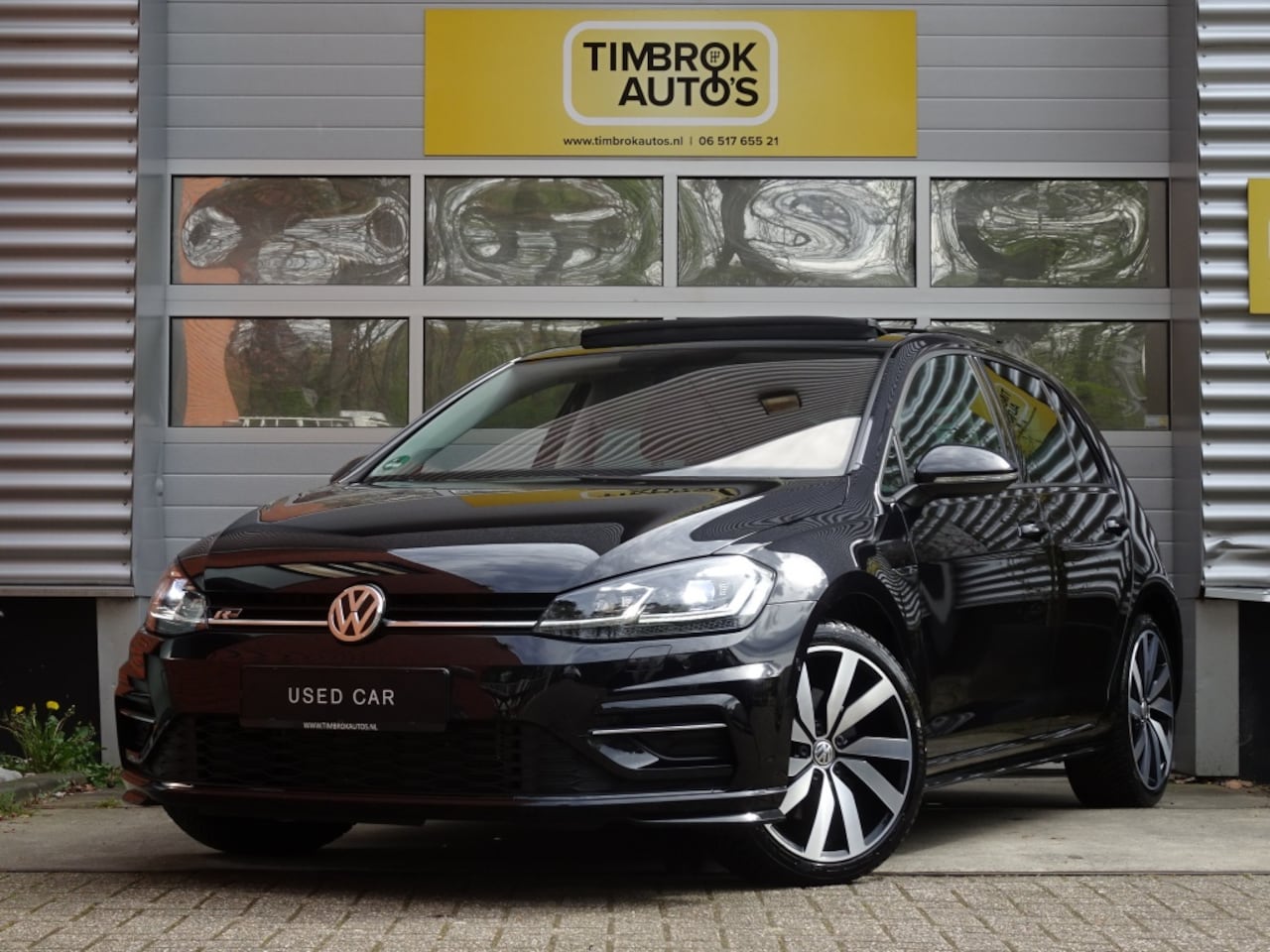 Volkswagen Golf - 1.5 TSI DSG 150pk Highl.Bns.R-Line *Schuifdak/Leer/Trekhaak/Deal - AutoWereld.nl