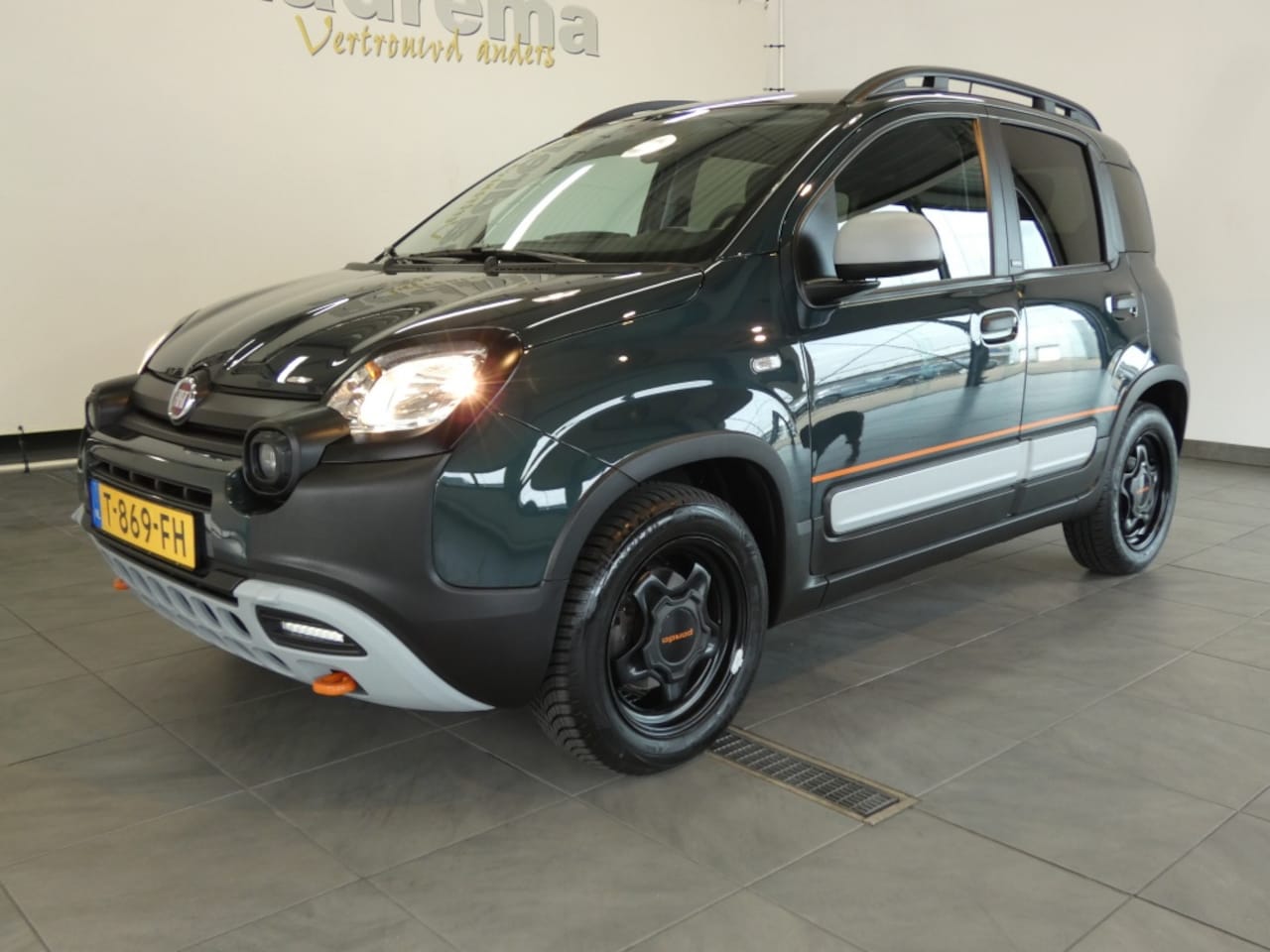 Fiat Panda - 1.0 Hybrid Cross Garmin zeldzame uitvoering ! - AutoWereld.nl