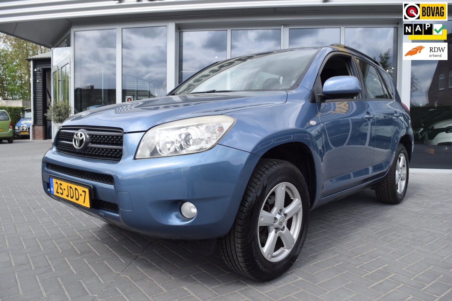 Toyota RAV4 - 2.0 VVTi Linea Sol 2.0 VVTi Linea Sol - AutoWereld.nl