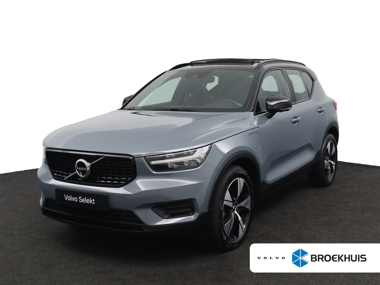 Volvo XC40 - 1.5 T4 Recharge R-Design | Panoramadak | Harman Kardon | 360 Camera | Elektrische stoelen - AutoWereld.nl