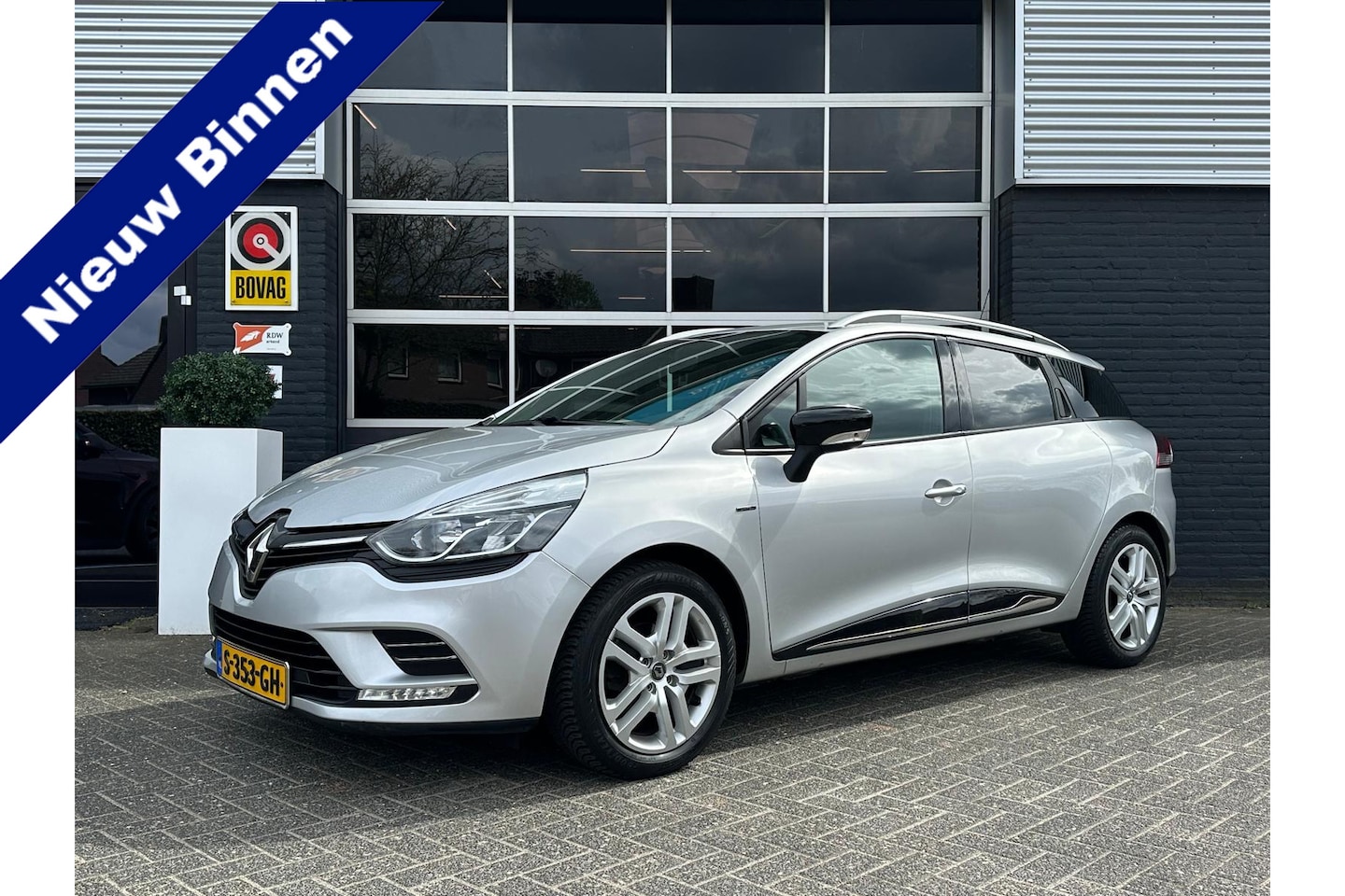 Renault Clio Estate - 0.9 Life Limited, Airco, Bluetooth, Cruise, Stoelverwarming, Radio, PDC - AutoWereld.nl