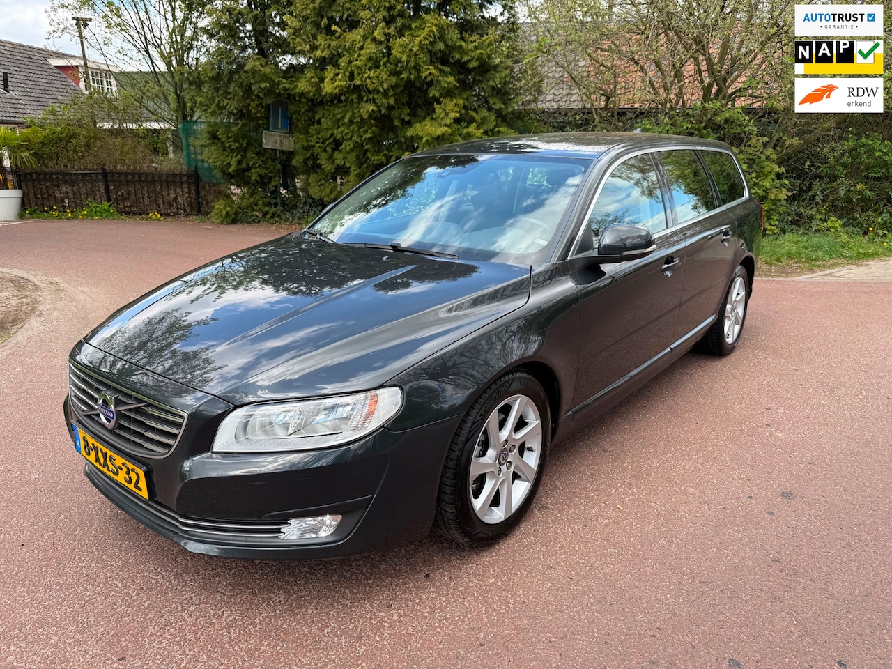 Volvo V70 - 1.6 D2 Nordic+ Airco / Navi / Leder / NAP - AutoWereld.nl