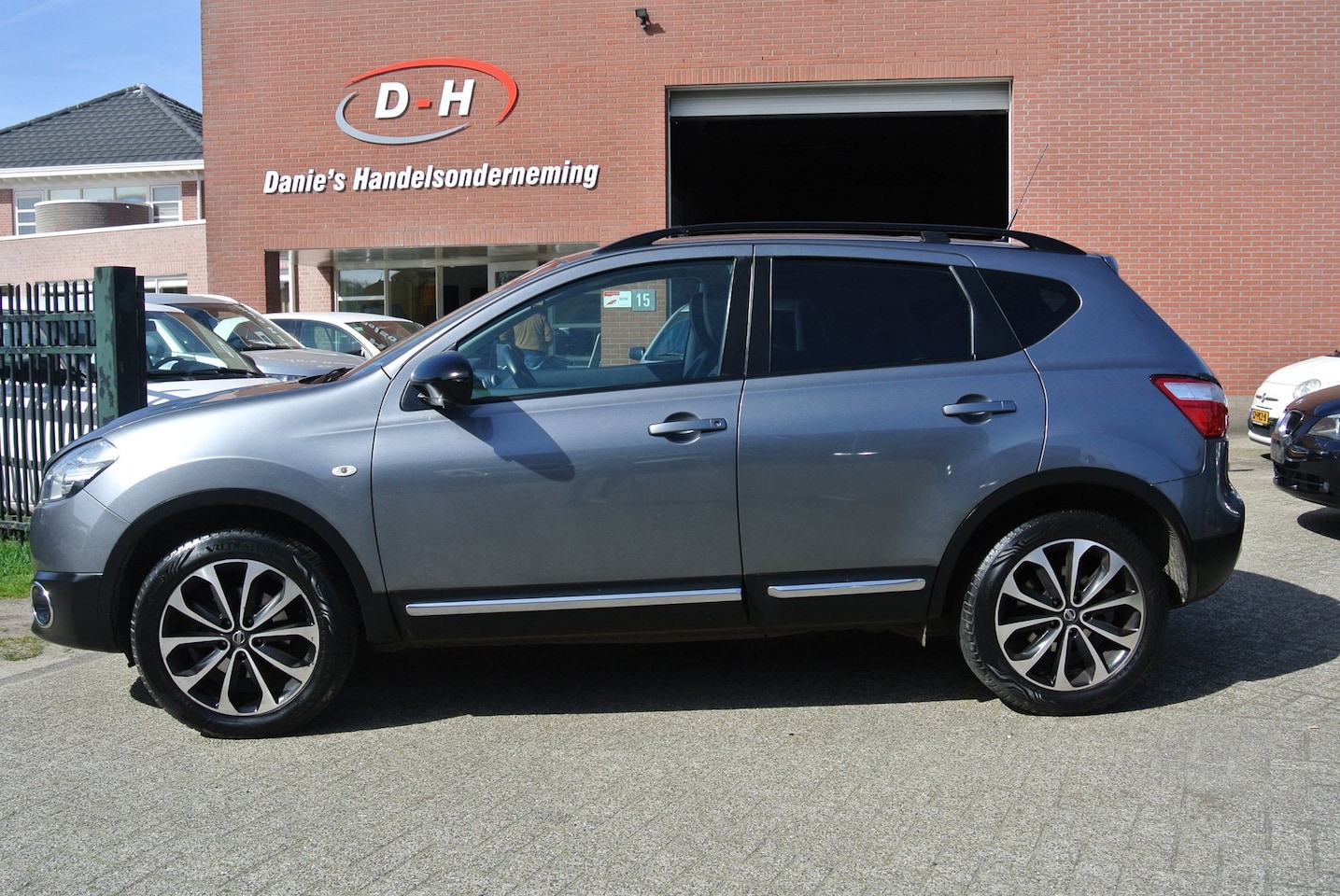 Nissan Qashqai - 1.6 360 airco panoramadak inruil mogelijk nap - AutoWereld.nl