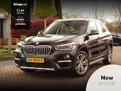 BMW X1 - sDrive20i X-line | Head-Up | Stuurverwarming | Stoelverw | Nav | Leer | Camera
