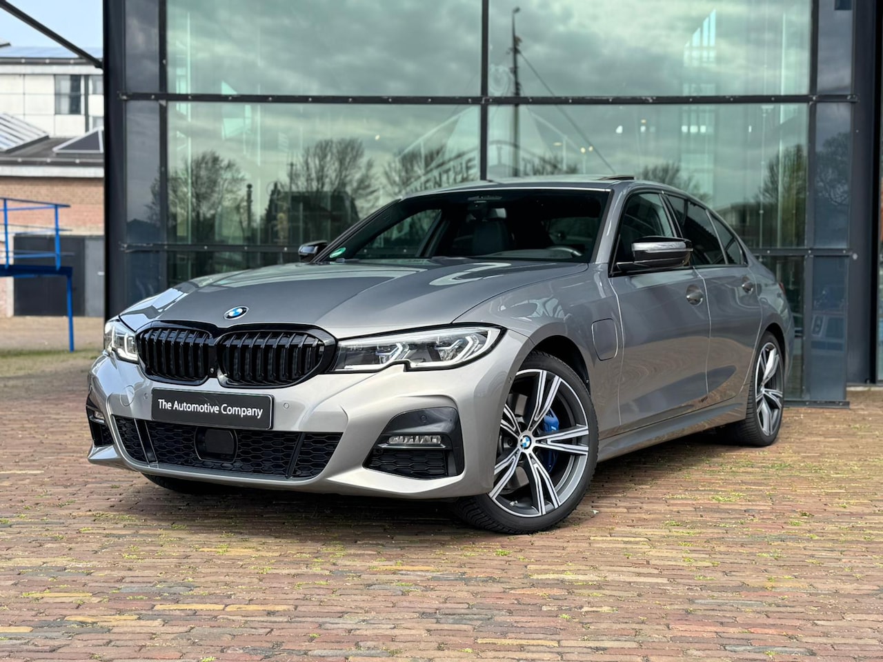 BMW 3-serie - 330e M Sport |Head-Up|H&K|Pano|Laser|Driving|Trekhaak| - AutoWereld.nl