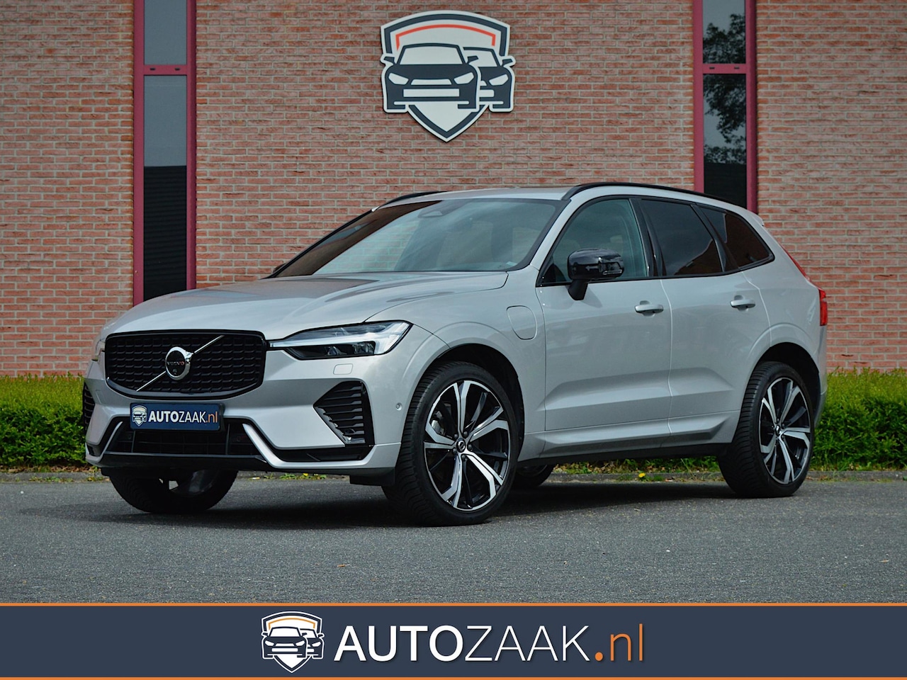 Volvo XC60 - 2.0 T8 Recharge AWD Ultra Dark - AutoWereld.nl