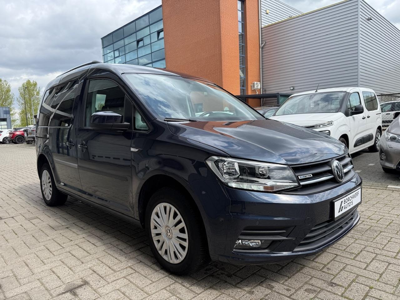 Volkswagen Caddy - Combi 1.4 TGI Benzine + CNG | Navi | Trekhaak - AutoWereld.nl