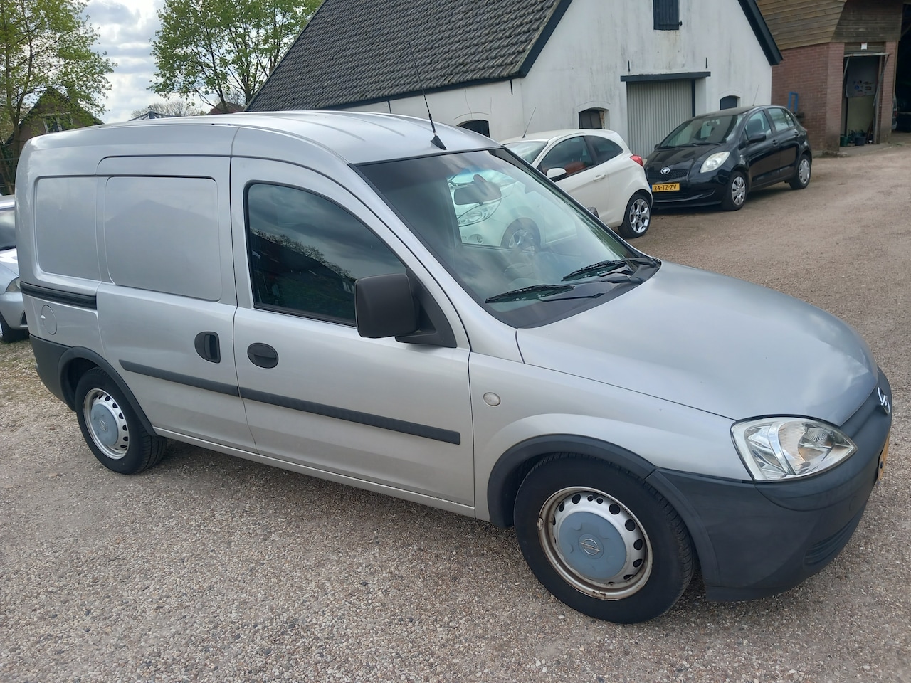Opel Combo - 1.7 DI City 131.000KM! - AutoWereld.nl