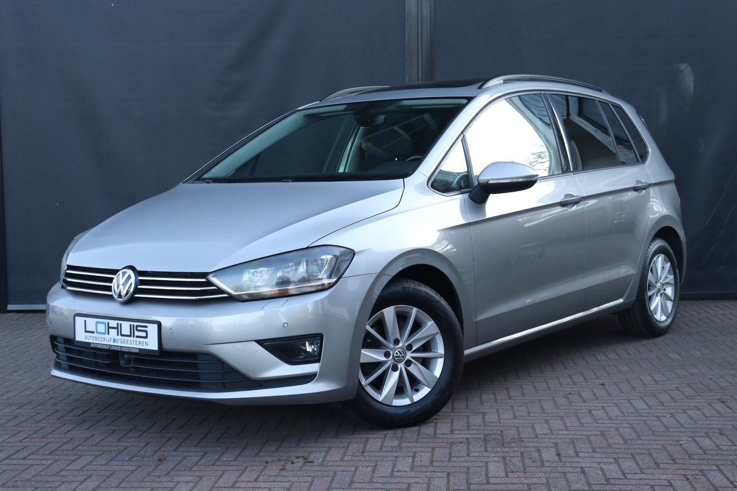 Volkswagen Golf Sportsvan - 1.4 TSI Highline | DSG | PANO | BT AUDIO | TREKHAAK - AutoWereld.nl