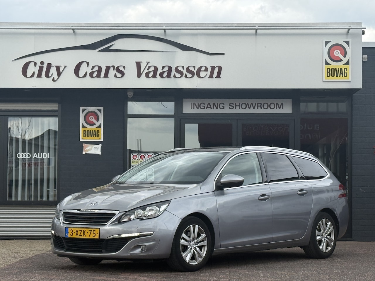 Peugeot 308 SW - 1.6 BlueHDI Blue Lease Executive 120 pk org nl auto nap logisch navi climate ctr cruise ct - AutoWereld.nl