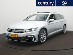 Volkswagen Passat Variant - 1.4 TSI PHEV GTE Business Panoramaschuif-kanteldak - IQ Light - Navigatie - Trekhaak - ACC