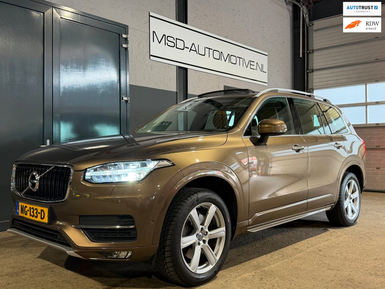Volvo XC90 - 2.0 T5 AWD 7 persoons|Compleet dealer onderhouden|Adapt.cruise ! - AutoWereld.nl