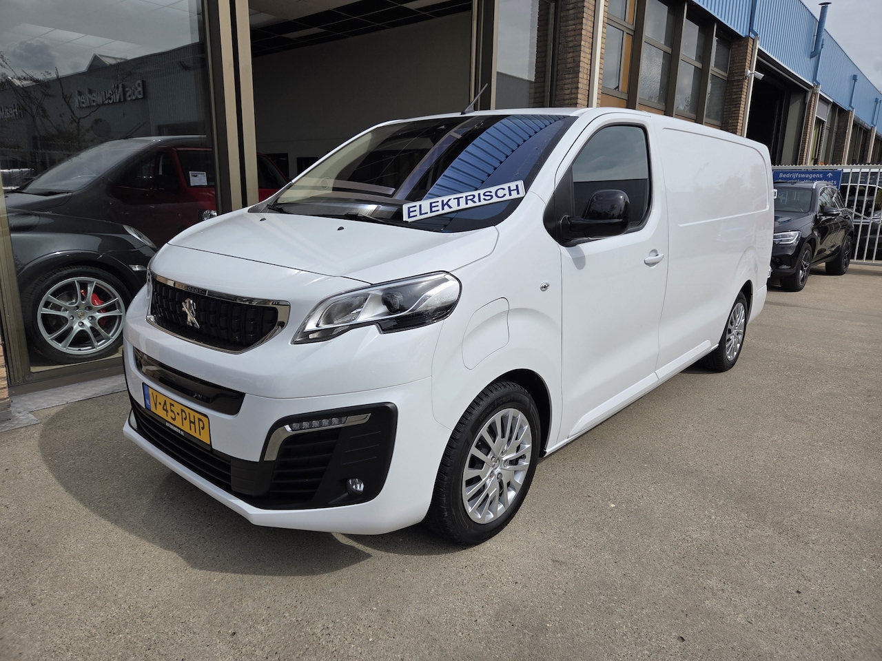 Peugeot e-Expert - Long L3 75 kWh Xenon Stoelverwarming Airco Achteruitrijcamera - AutoWereld.nl