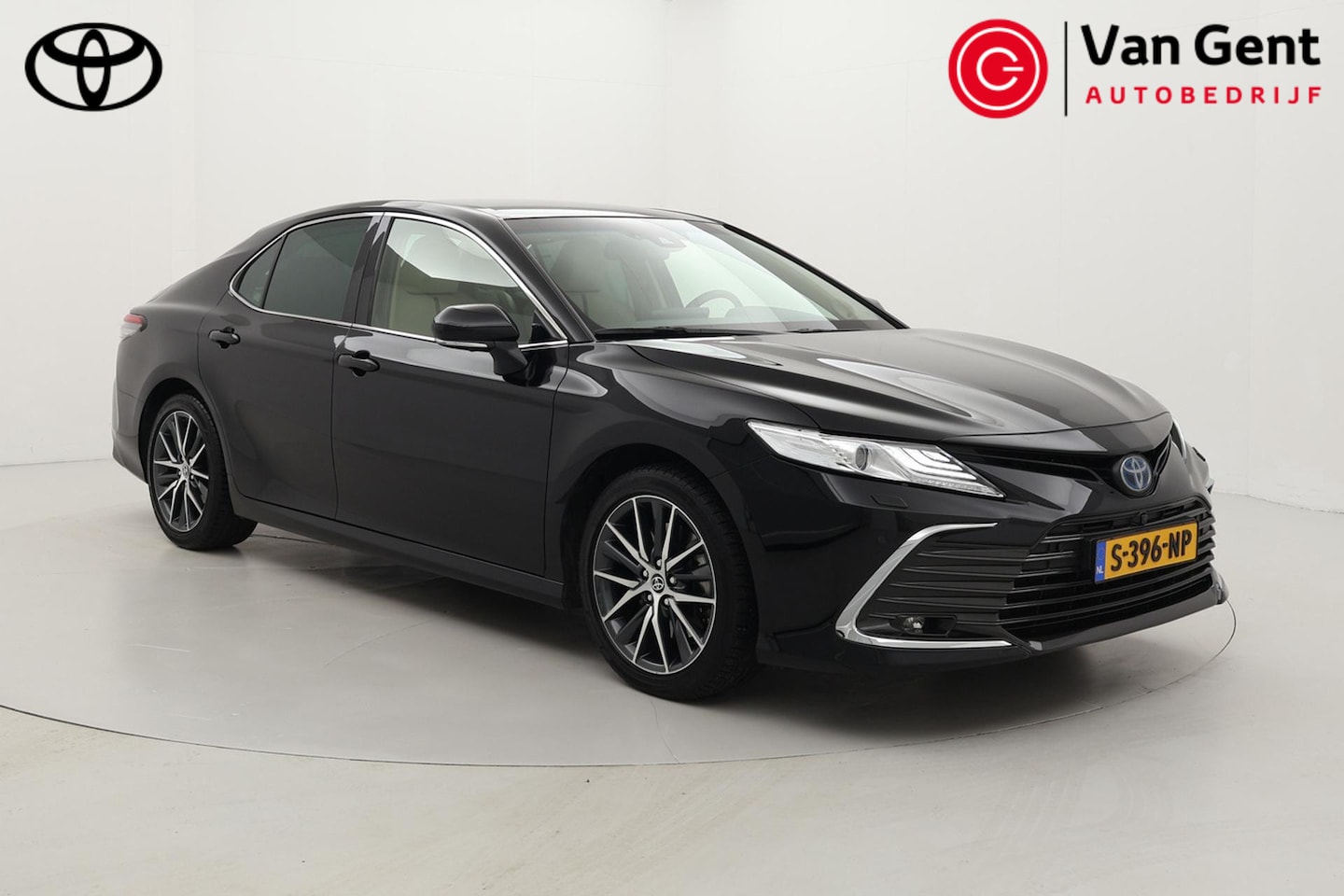 Toyota Camry - 2.5 Hybrid Premium | Leder | Stoelventilatie | Stoel-/stuurverwarming | Navigatie | JBL | - AutoWereld.nl