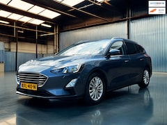 Ford Focus Wagon - 1.0 EcoBoost Vignale carplay_Camera_trekh_4x nw banden