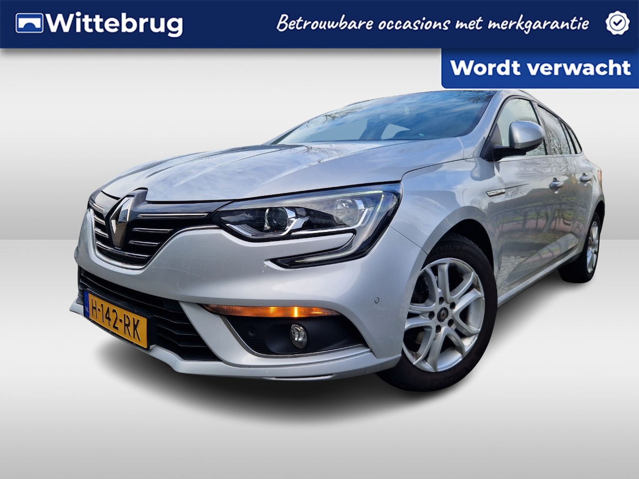 Renault Mégane Estate - 1.3 TCe Bose / Navigatie / Camera / Parkeersensoren V+A / Trekhaak / Half leder / Trekhaak - AutoWereld.nl