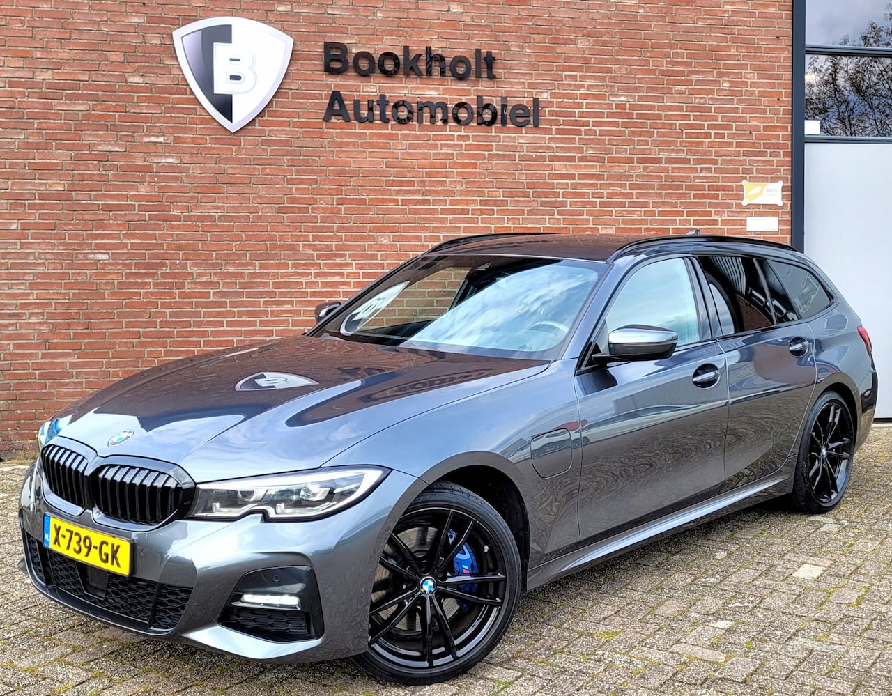 BMW 3-serie Touring - 330e M-sport, Adap. Cruise, H&K. Trekhaak, Adap. M-onderstel, 292PK - AutoWereld.nl