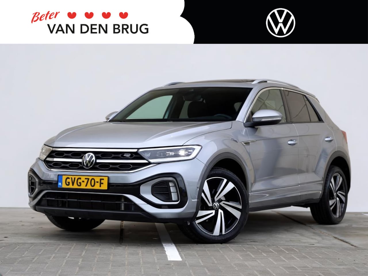 Volkswagen T-Roc - 1.5 TSI R-Line 150PK DSG | Panoramadak | Led Matrix | Camera | Trekhaak | Stoelverwarming - AutoWereld.nl