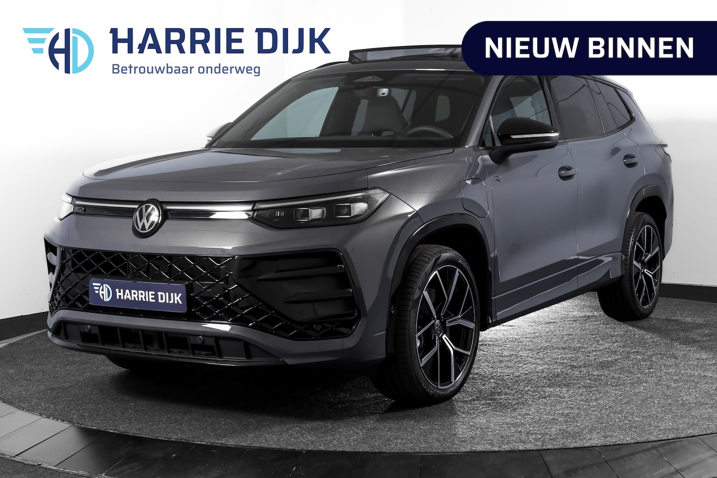 Volkswagen Tayron - 1.5 eHybrid 272 PK R-Line Edition | Black Style Pakket | S/K-Panodak | Elek. Trekhaak | Di - AutoWereld.nl