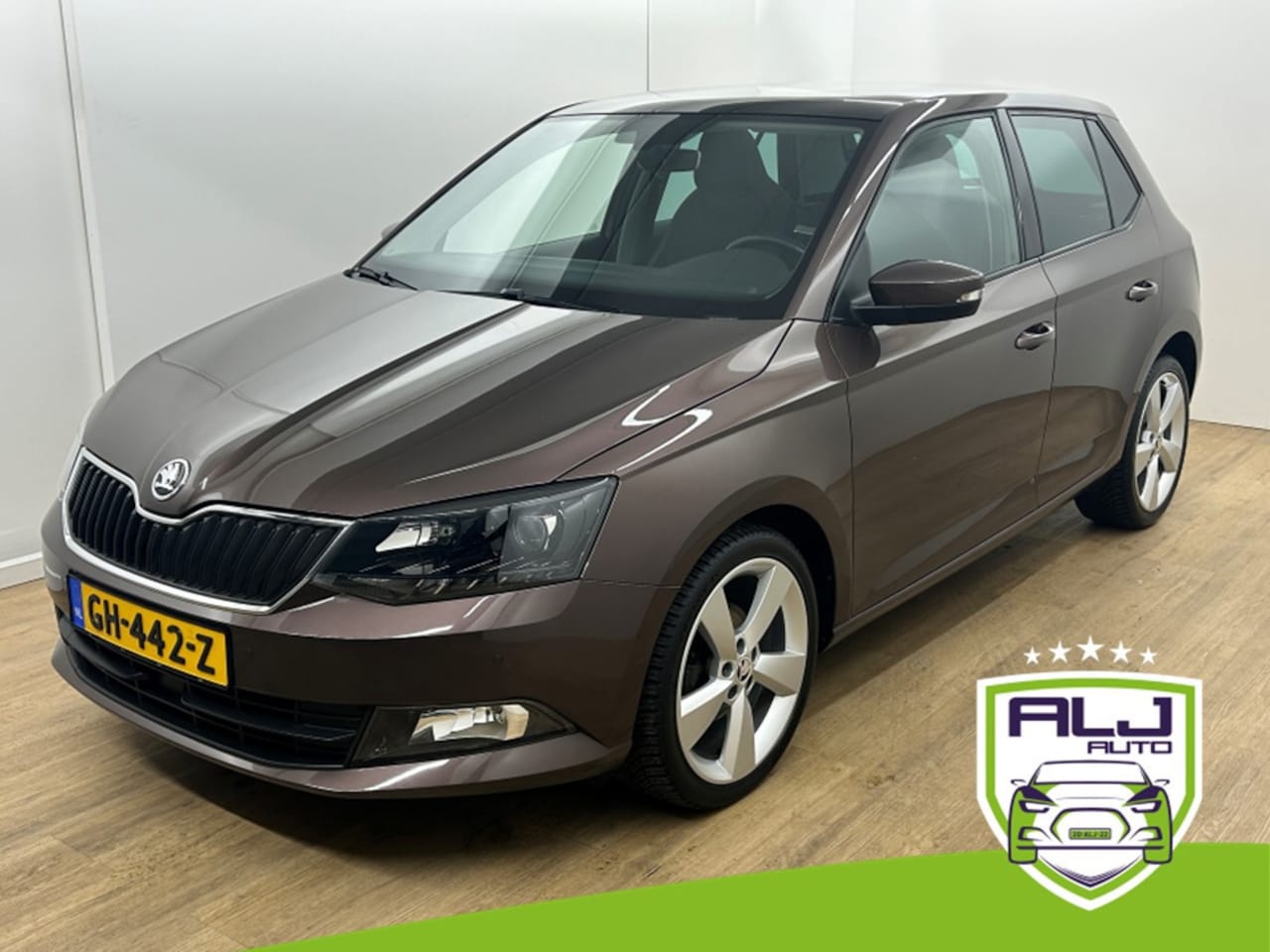 Skoda Fabia - Occasion 1.2 TSI First Edition Style | Bruin | Tweedehands Skoda Fabia | Cruisecontrol | A - AutoWereld.nl