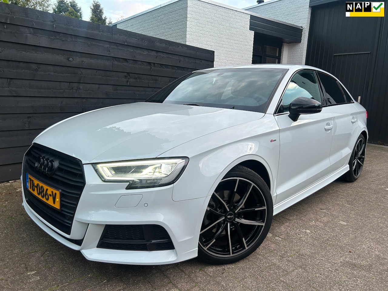 Audi A3 Limousine - 1.5 TFSI CoD Sport S Line Edition 1.5 TFSI CoD Sport S Line Edition, 3X S-line B&O - AutoWereld.nl
