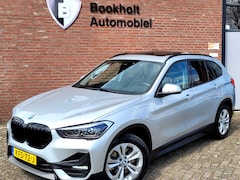 BMW X1 - XDrive25e Pano, HUD, Cam, Harman, M-stuur, Leer